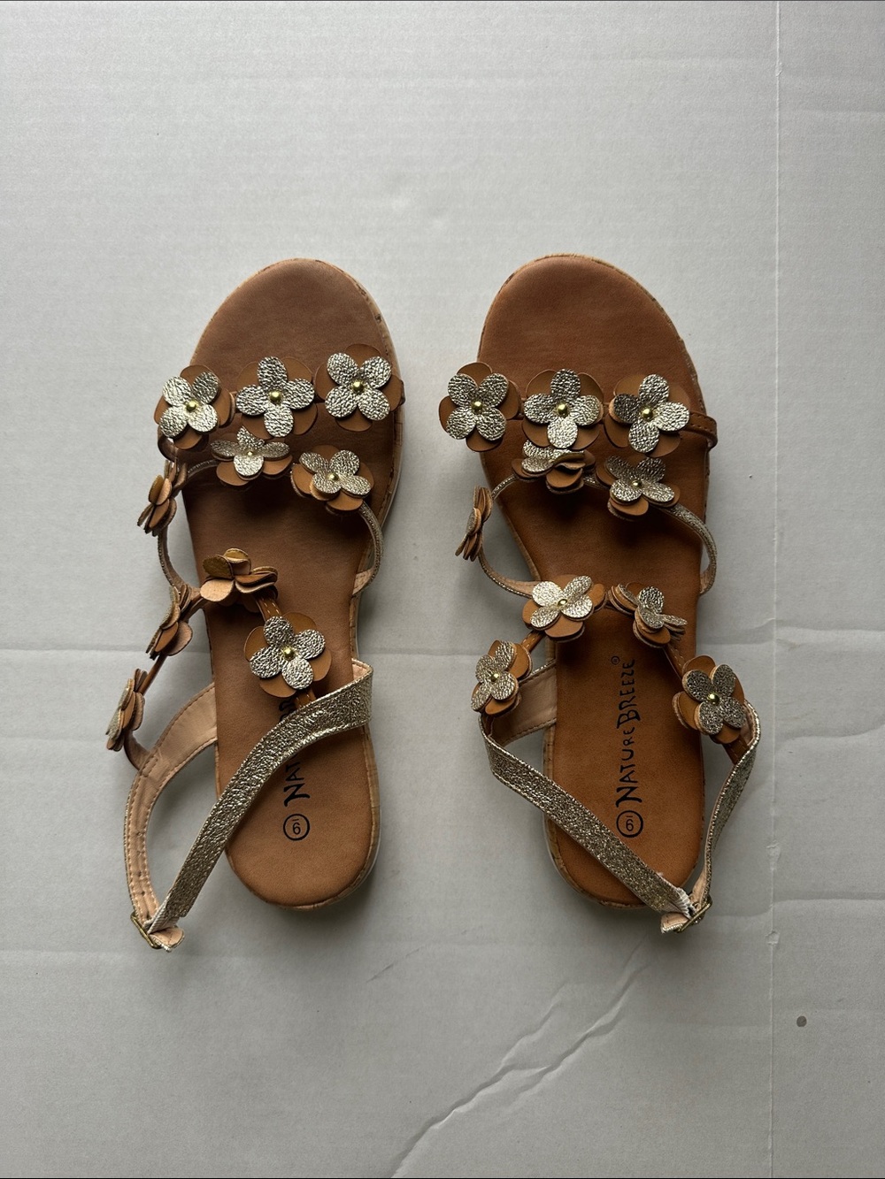 Nature Breeze Brown Sandals with Gold Floral Accents Size 9